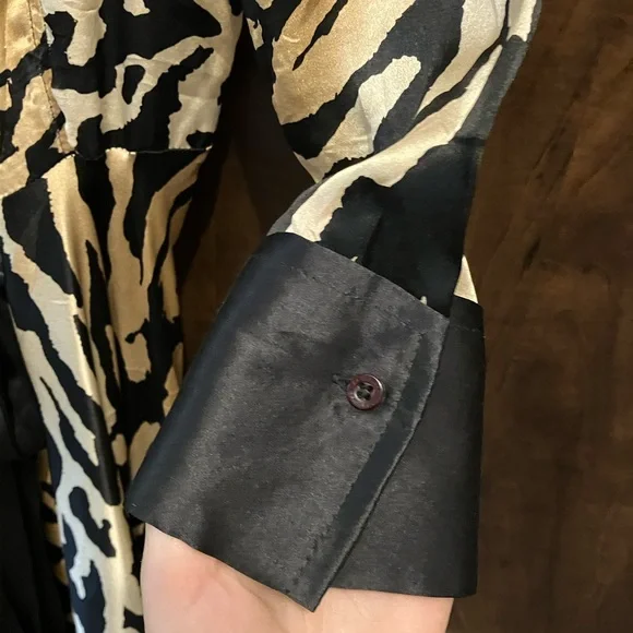 Zara 100% Silk Robe - Picture 8 of 11